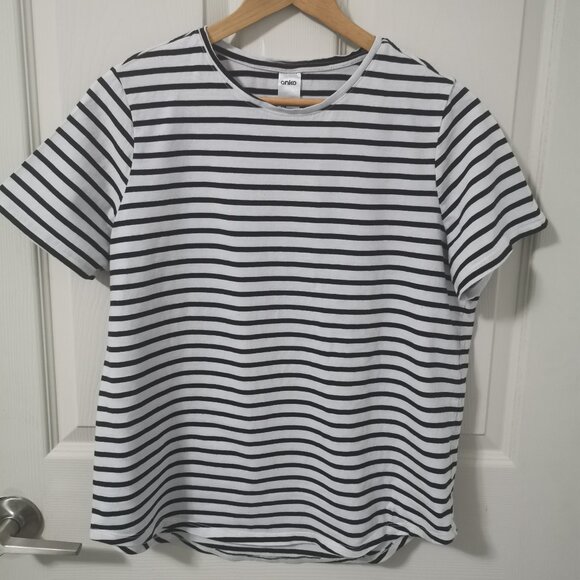 B&W stripe t-shirt - Picture 1 of 4